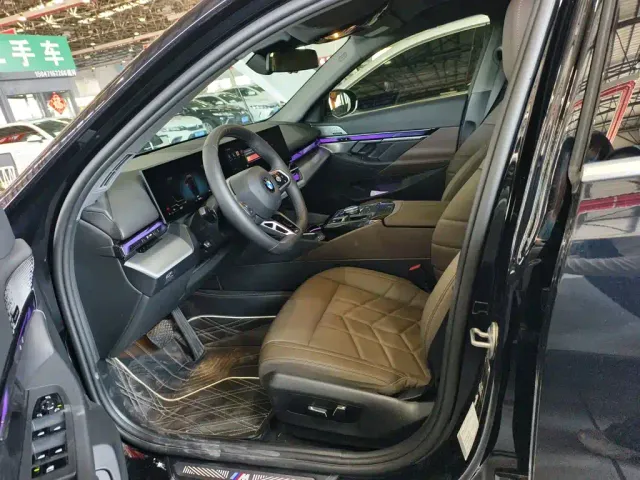 BMW 5 Series — Фото автомобиля 11