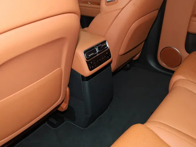 Li Auto L7 — Фото автомобиля 30