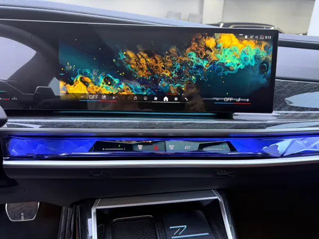 BMW 7 Series — Фото автомобиля 14