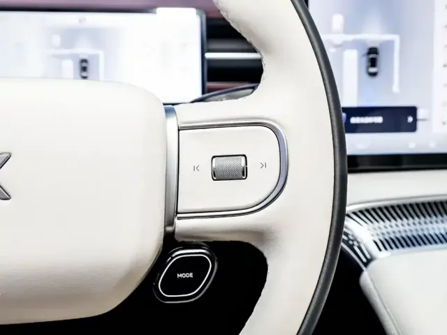 Xpeng X9 — Фото автомобиля 19