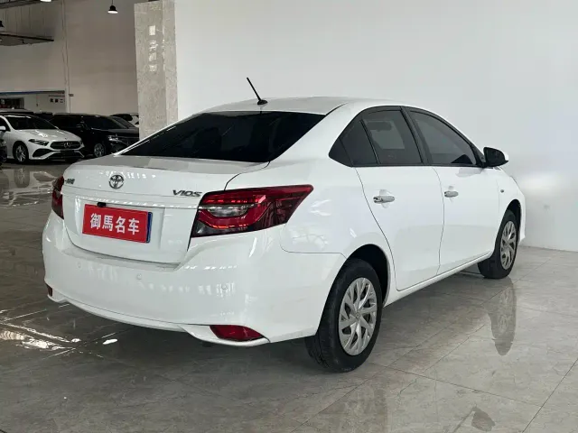 Toyota Vios — Фото автомобиля 6