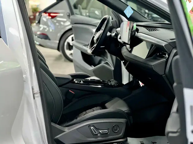 Audi Q6L e-tron — Фото автомобиля 14