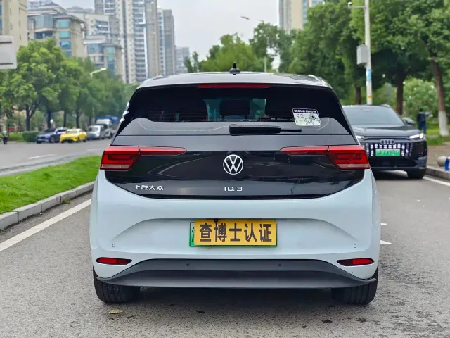 Volkswagen ID.3 — Фото автомобиля 6