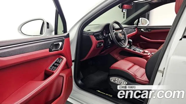 Porsche Macan — Фото автомобиля 10