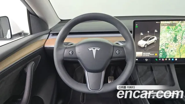 Tesla Model Y — Фото автомобиля 20