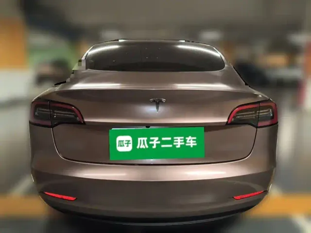 Tesla Model 3 — Фото автомобиля 3