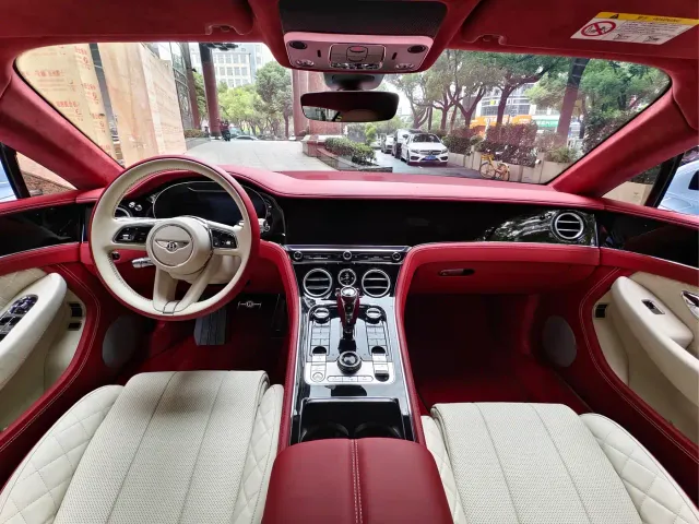Bentley Continental — Фото автомобиля 5