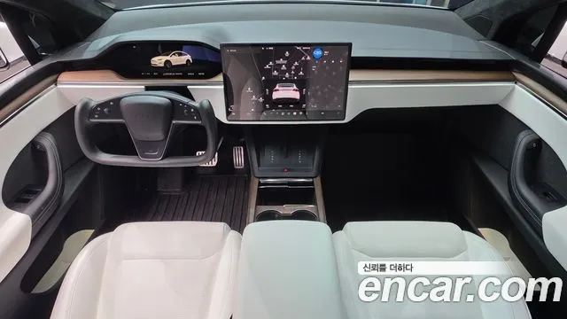 Tesla Model X — Фото автомобиля 7