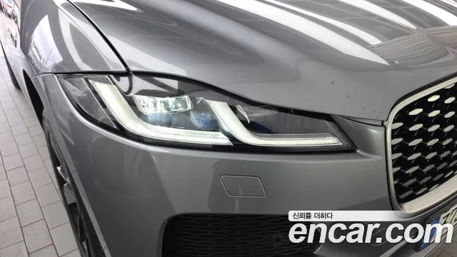 Jaguar F-Pace — Фото автомобиля 7