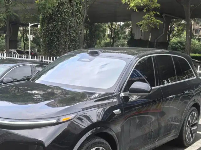 Li Auto L8 — Фото автомобиля 2