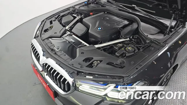 BMW 5-Series — Фото автомобиля 6
