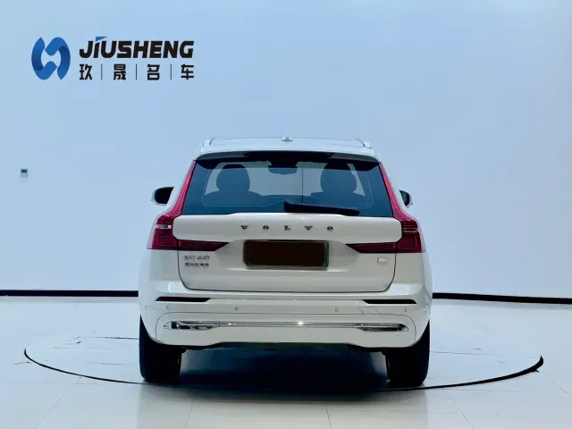 Volvo XC60 — Фото автомобиля 23