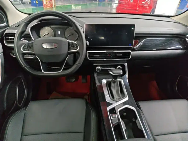 Geely Binyue — Фото автомобиля 9