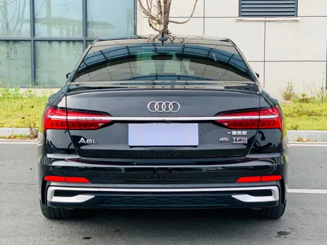 Audi A6L — Фото автомобиля 5