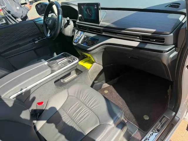 Honda Elysion — Фото автомобиля 18
