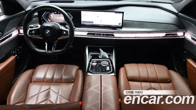 BMW 7-Series 7 серия (G70) 740i sDrive M Sport — Фото автомобиля 6
