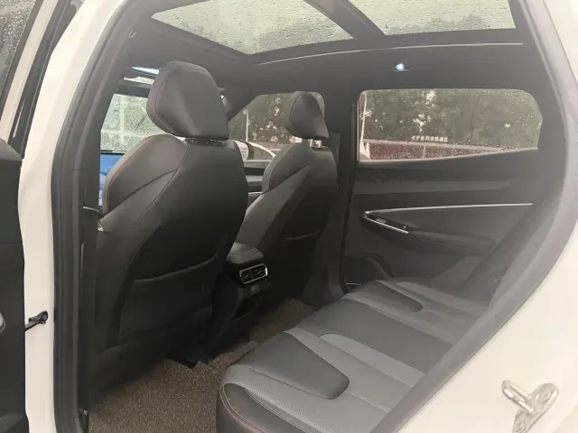 Geely Boyue — Фото автомобиля 8