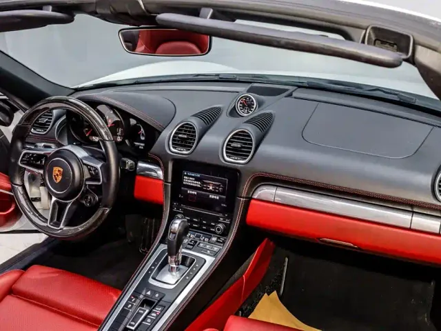 Porsche 718 — Фото автомобиля 12