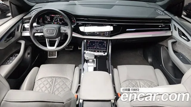 Audi Q8 55 TFSI quattro Premium — Фото автомобиля 7