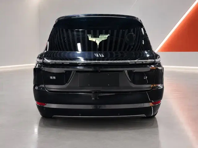Li Auto L9 — Фото автомобиля 5