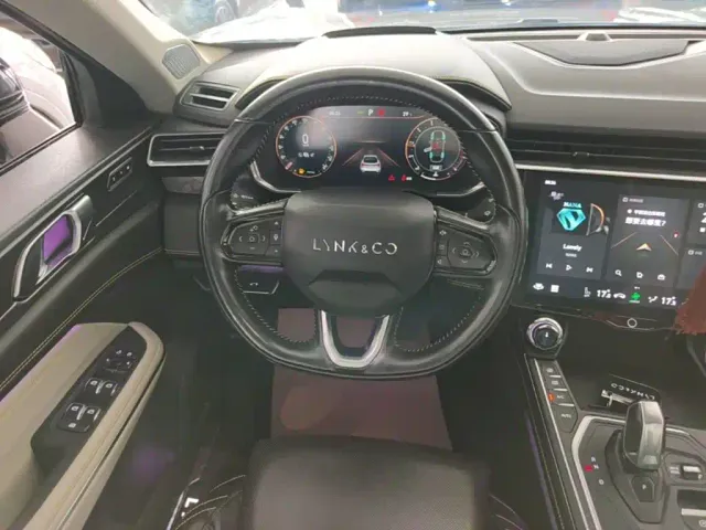 Lynk & Co 05 — Фото автомобиля 10