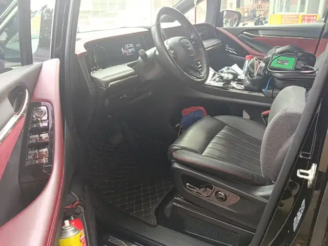 GAC Trumpchi M8 — Фото автомобиля 15