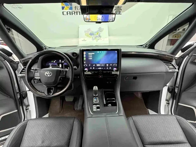 Toyota Alphard — Фото автомобиля 11