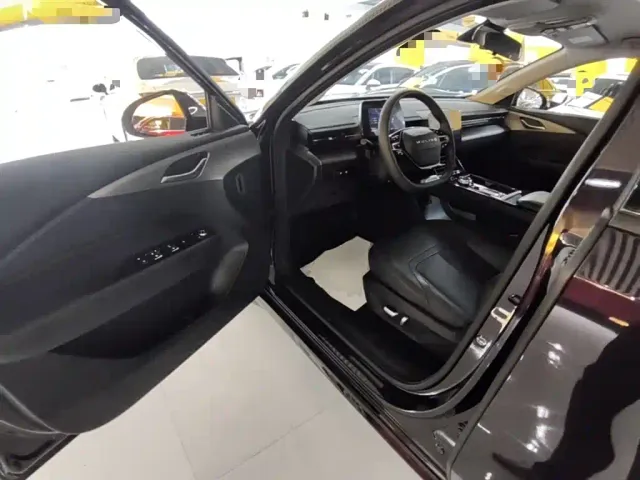 Wuling Starlight — Фото автомобиля 15