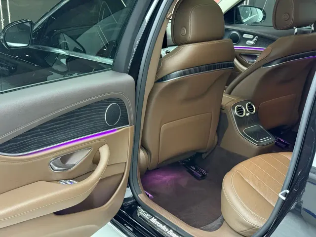 Mercedes-Benz E-Class — Фото автомобиля 8