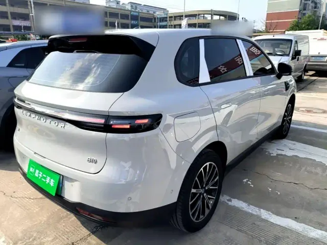 Leapmotor B10 — Фото автомобиля 6