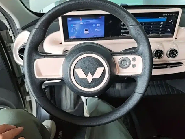 Wuling Bingo — Фото автомобиля 10