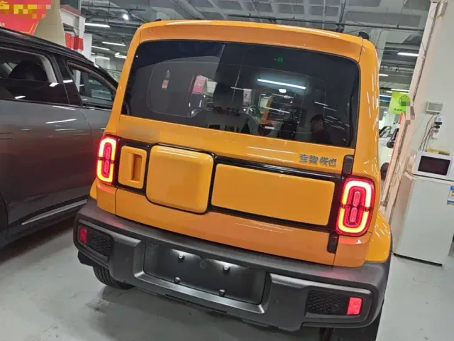 Baojun Yep — Фото автомобиля 3