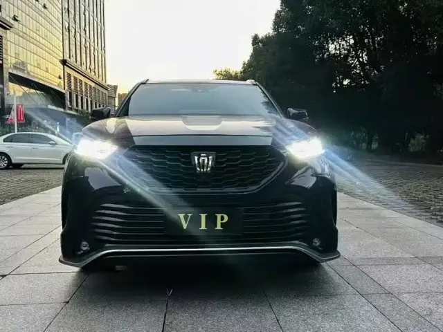 Фотография автомобиля — Toyota Crown Kluger