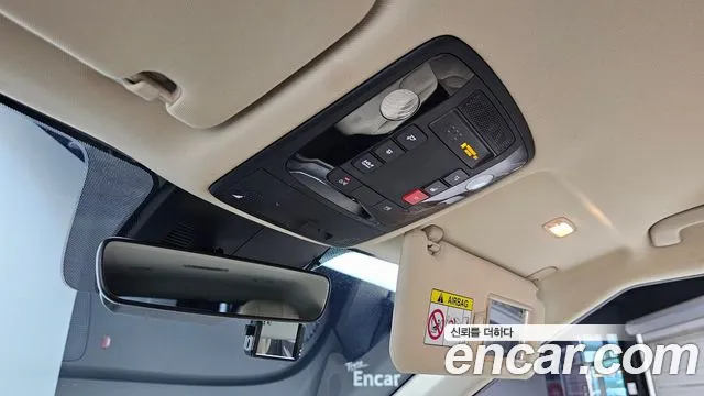 Kia Carnival Generation 4 — Фото автомобиля 25