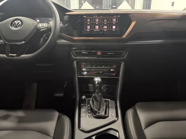 Volkswagen Tharu — Фото автомобиля 9