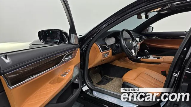 BMW 7 Series — Фото автомобиля 9