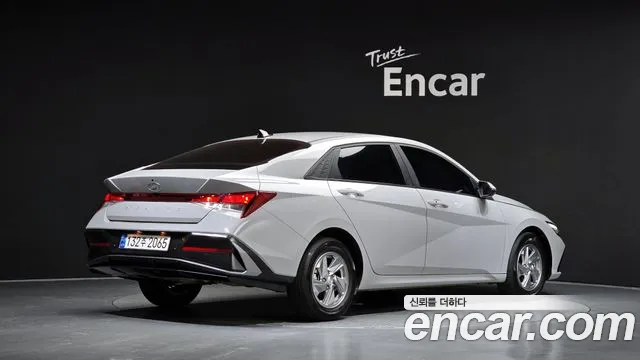 Hyundai Avante CN7 — Фото автомобиля 2