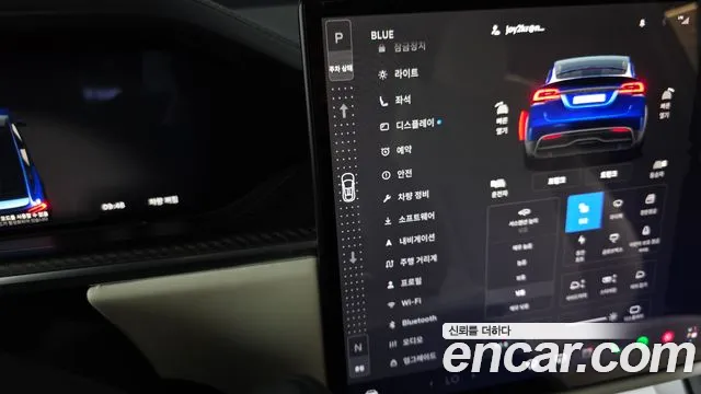 Tesla Model X — Фото автомобиля 9
