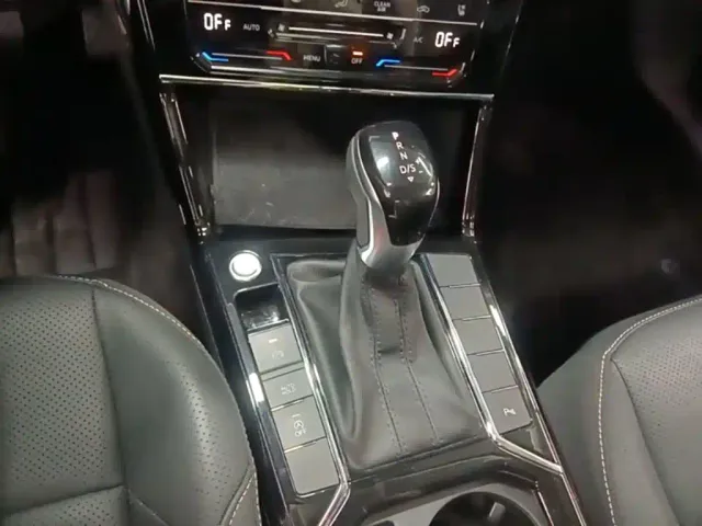 Volkswagen Passat — Фото автомобиля 13