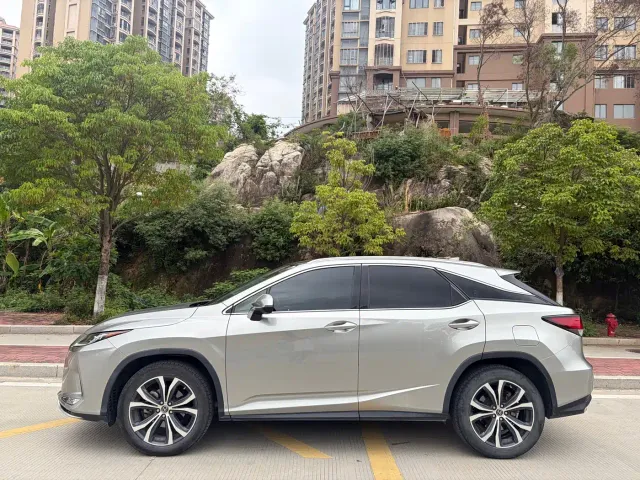 Lexus RX — Фото автомобиля 10