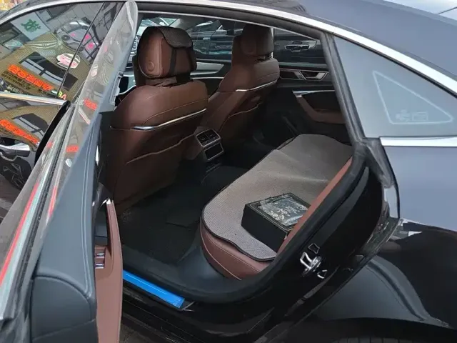 Audi Audi A7L 2024 45 TFSI Luxury — Фото автомобиля 11