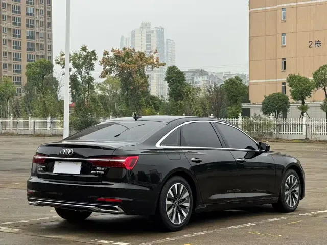 Audi A6L — Фото автомобиля 12