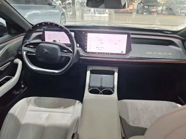 Xpeng P7 — Фото автомобиля 9