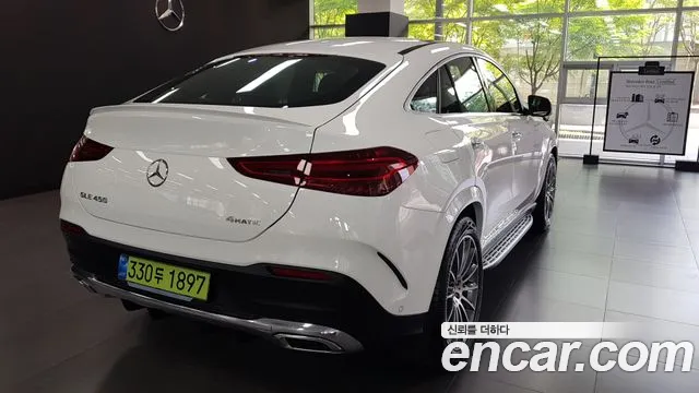 Mercedes-Benz GLE-Class — Фото автомобиля 2