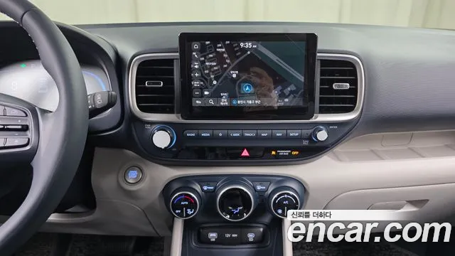 Hyundai Venue — Фото автомобиля 13