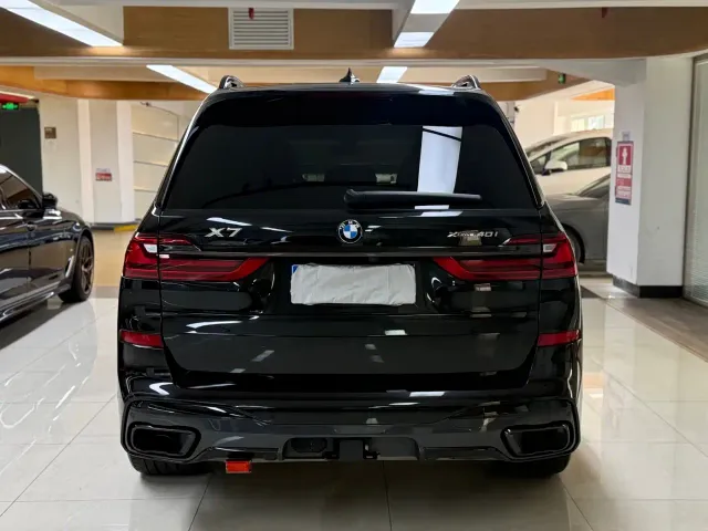 BMW X7 — Фото автомобиля 12