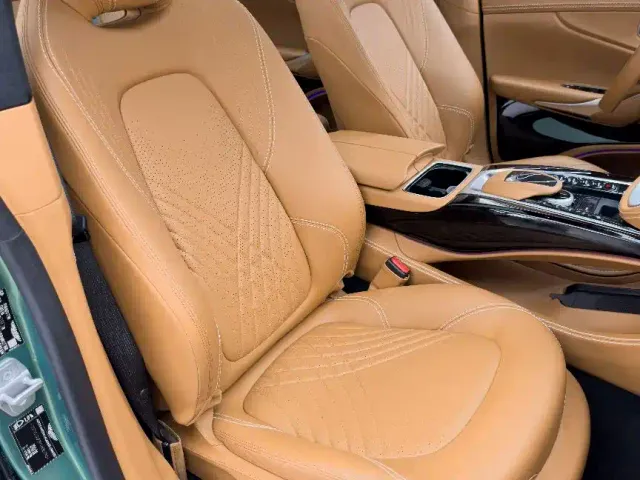 Aston Martin DBX — Фото автомобиля 12