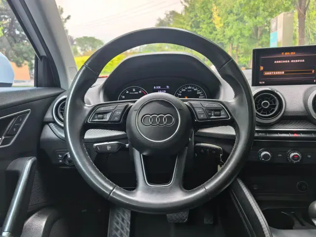 Audi Q2L — Фото автомобиля 15