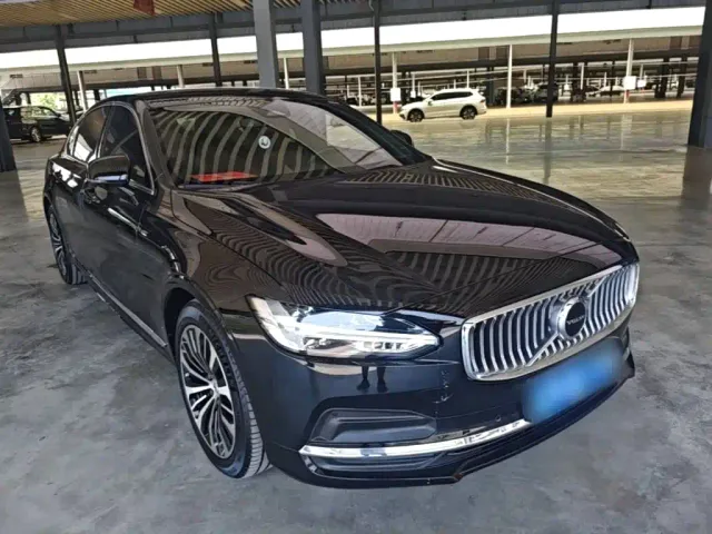 Volvo S90 — Фото автомобиля 3