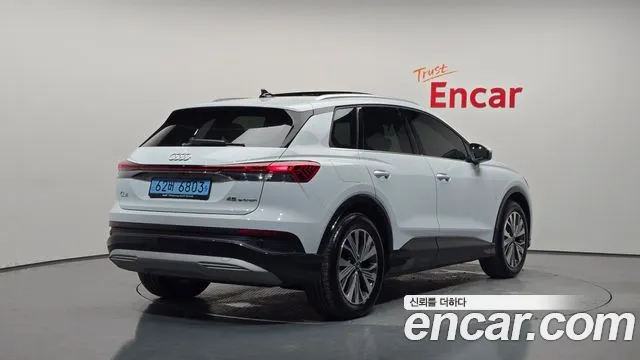 Audi Q4 e-tron F4 — Фото автомобиля 2